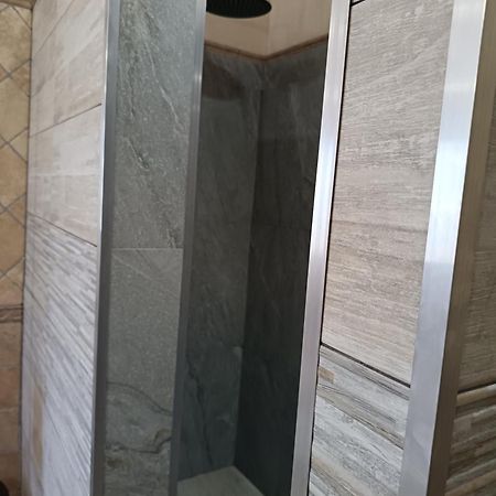 B&B Il Rifugio Del Lupo - E6721 Paringianu エクステリア 写真